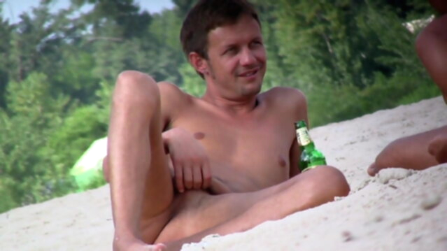 CUTE & VERY FUCKABLE GUY AT THE NUDIST BEACH - ALL HIS CLIPS amateur Porn